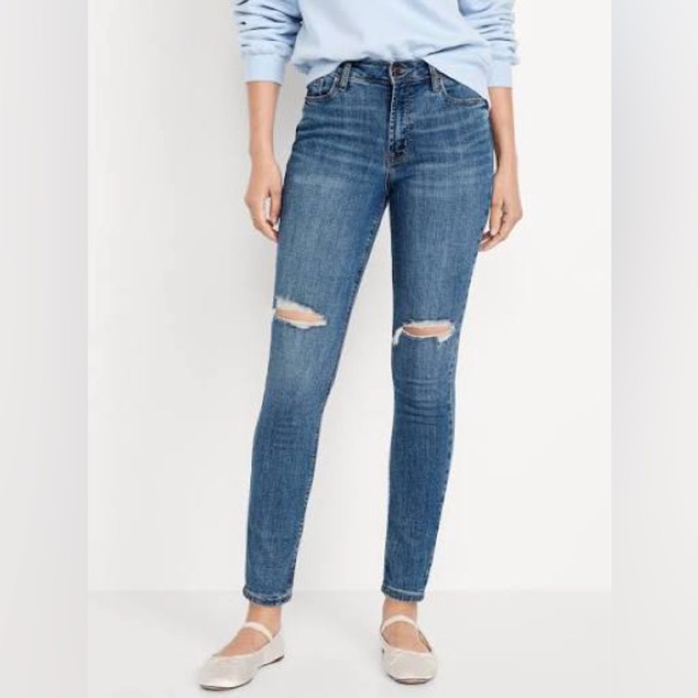Old Navy Women Skinny Jeans in Medium Blue with Knee Rips size 12P